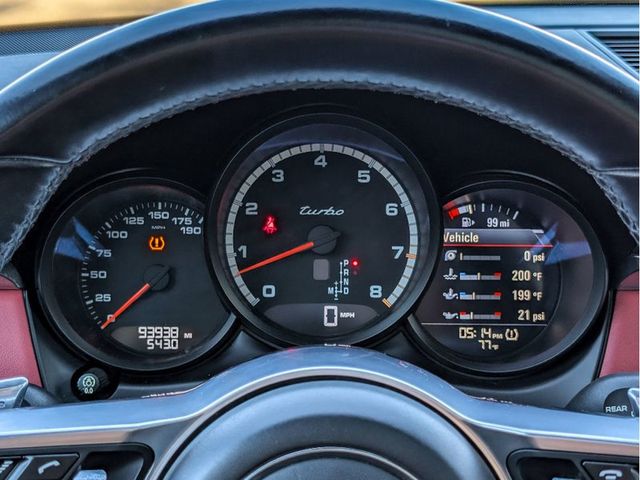 2018 Porsche Macan Turbo w/Performance Pkg - 22992134 - 19