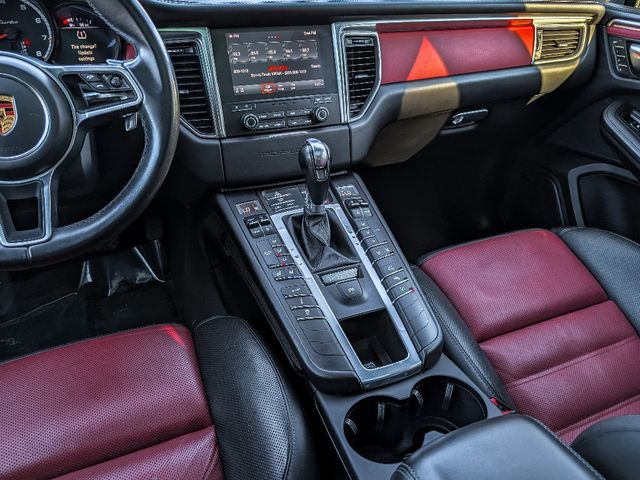 2018 Porsche Macan Turbo w/Performance Pkg - 22992134 - 20