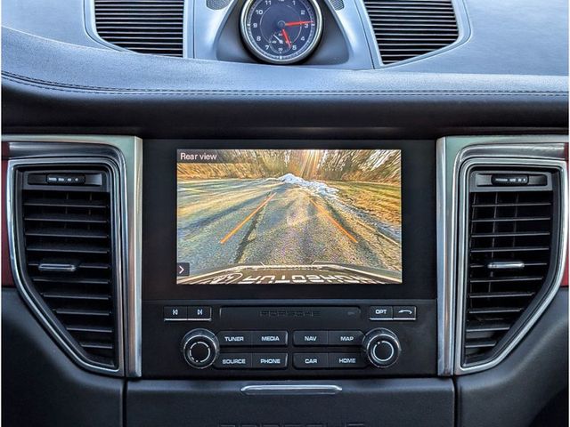 2018 Porsche Macan Turbo w/Performance Pkg - 22992134 - 24