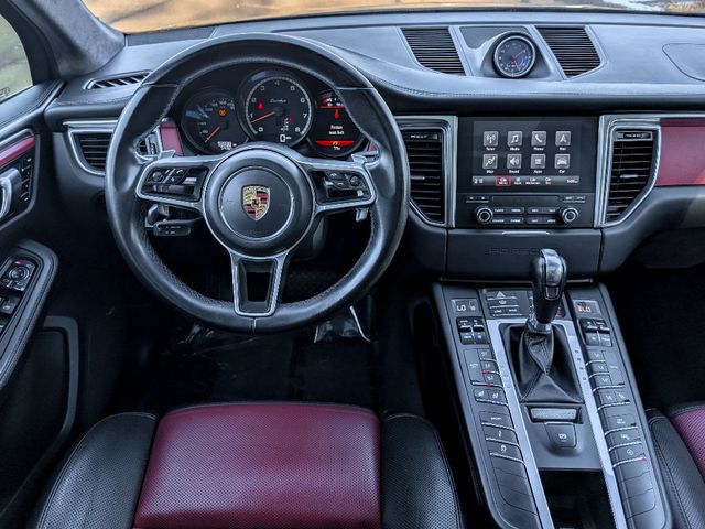 2018 Porsche Macan Turbo w/Performance Pkg - 22992134 - 26