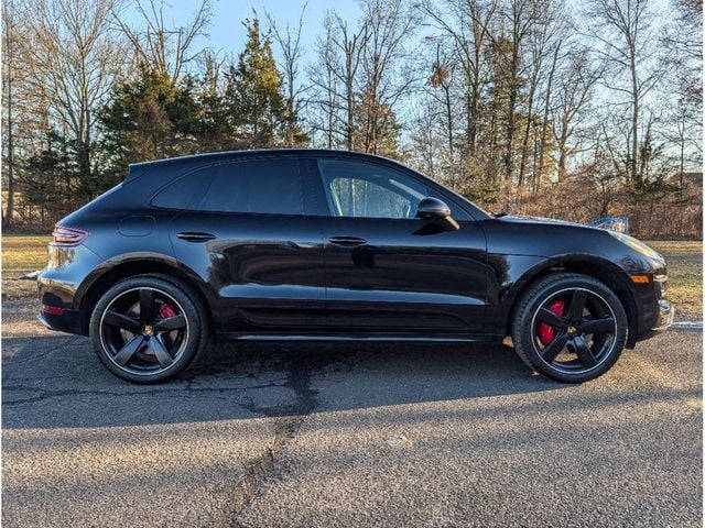 2018 Porsche Macan Turbo w/Performance Pkg - 22992134 - 3
