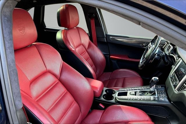 2018 Porsche Macan Turbo w/Performance Pkg - 23004045 - 12