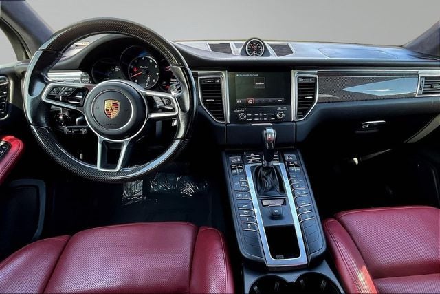 2018 Porsche Macan Turbo w/Performance Pkg - 23004045 - 18