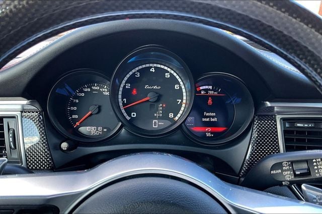2018 Porsche Macan Turbo w/Performance Pkg - 23004045 - 22