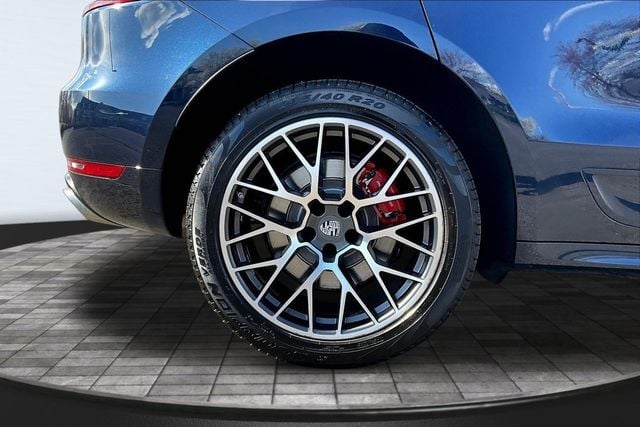 2018 Porsche Macan Turbo w/Performance Pkg - 23004045 - 35