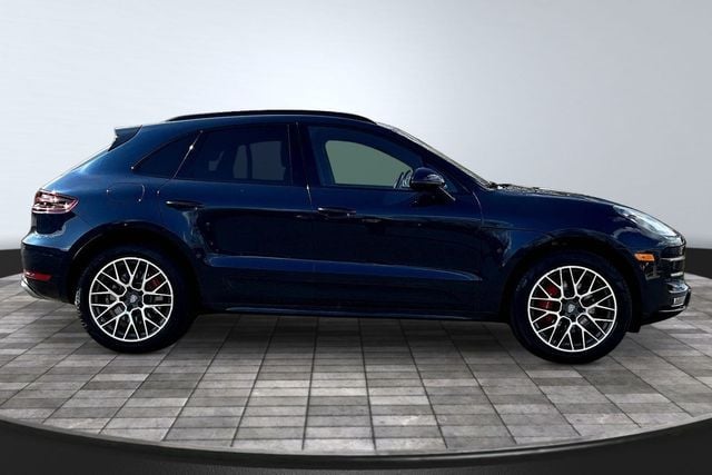 2018 Porsche Macan Turbo w/Performance Pkg - 23004045 - 7