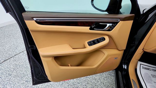 2018 Porsche Macan Turbo w/ Premium Pkg+, Two-Tone Leather Seats, Connect+ & ACC - 23010383 - 10