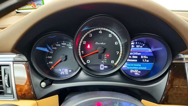 2018 Porsche Macan Turbo w/ Premium Pkg+, Two-Tone Leather Seats, Connect+ & ACC - 23010383 - 14