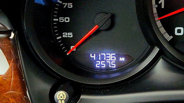 2018 Porsche Macan Turbo w/ Premium Pkg+, Two-Tone Leather Seats, Connect+ & ACC - 23010383 - 15