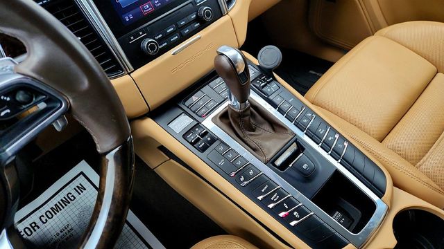 2018 Porsche Macan Turbo w/ Premium Pkg+, Two-Tone Leather Seats, Connect+ & ACC - 23010383 - 16