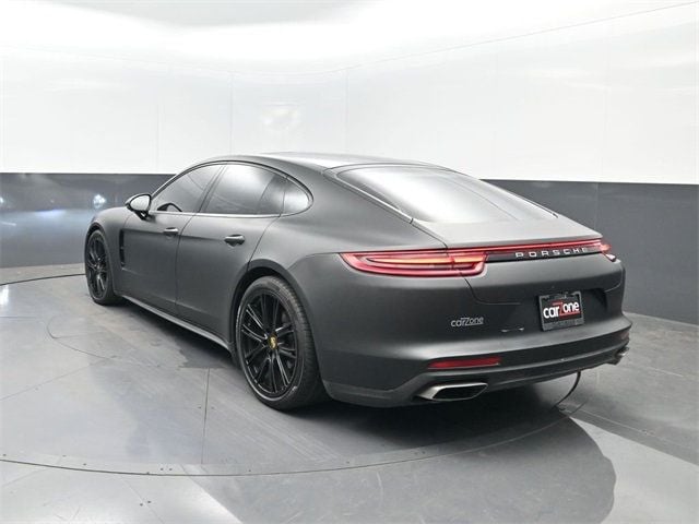 2018 Porsche Panamera Base 4 photo 3
