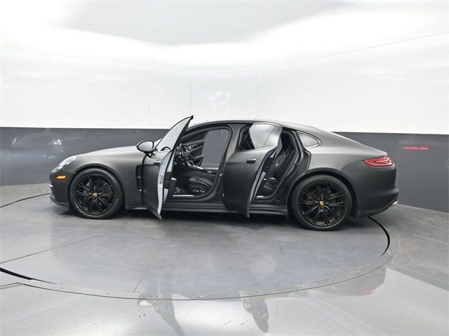 2018 Porsche Panamera   - 22885376 - 32