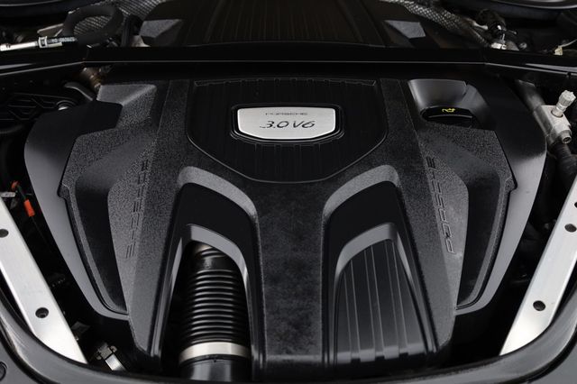 2018 Porsche Panamera  - 23002197 - 9