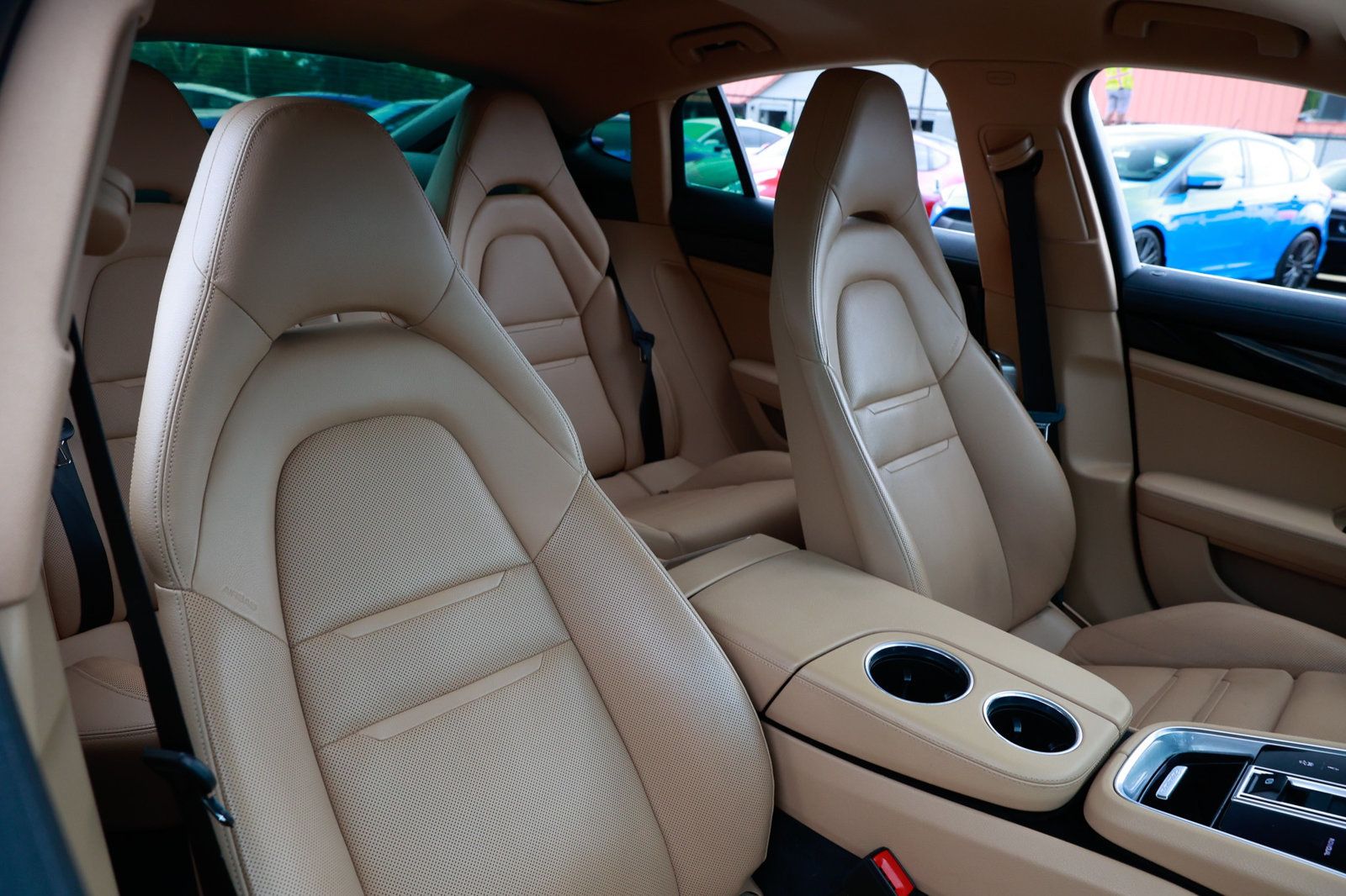 2018 Porsche Panamera Base 4 photo 18