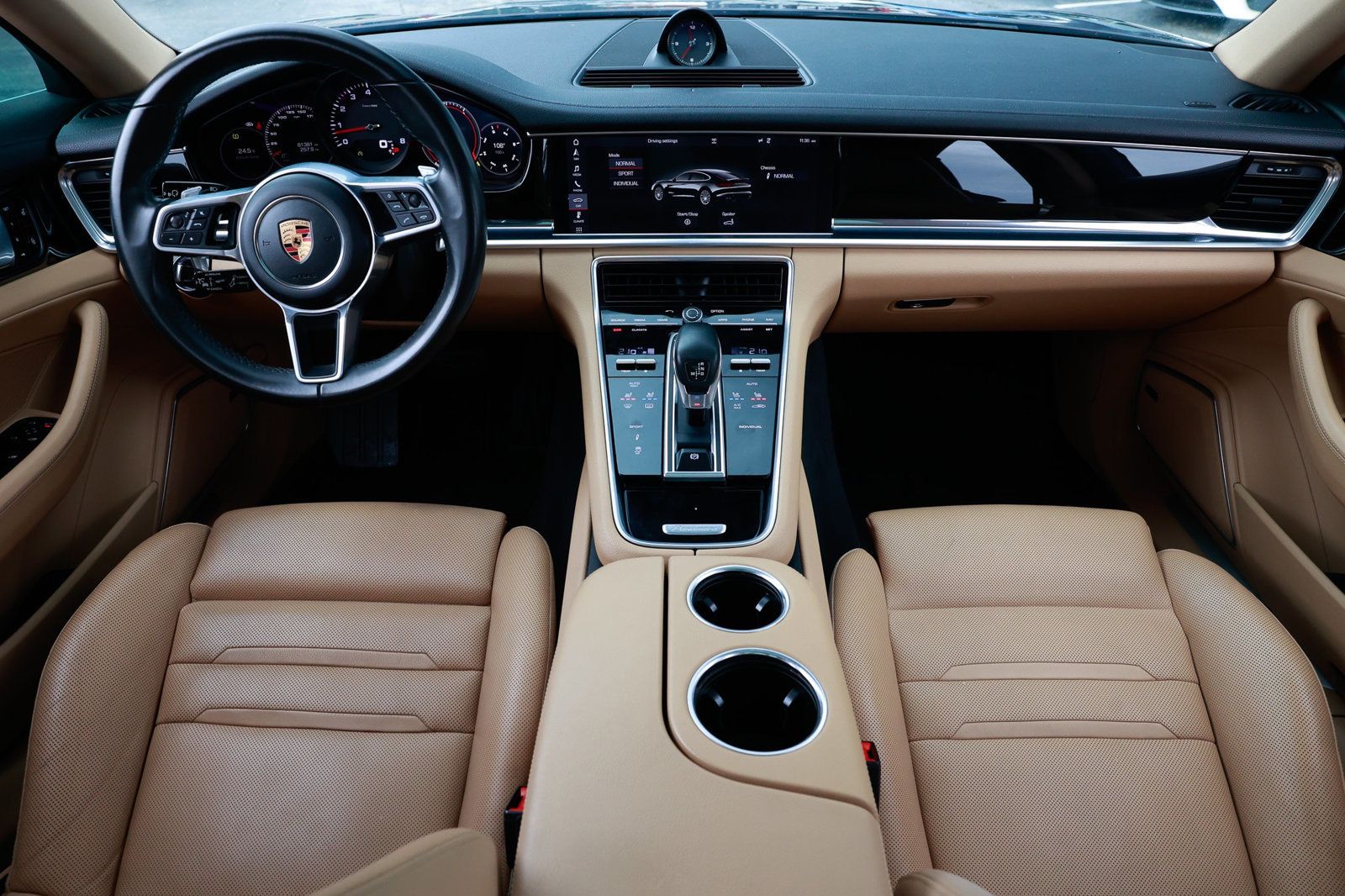 2018 Porsche Panamera Base 4 photo 23