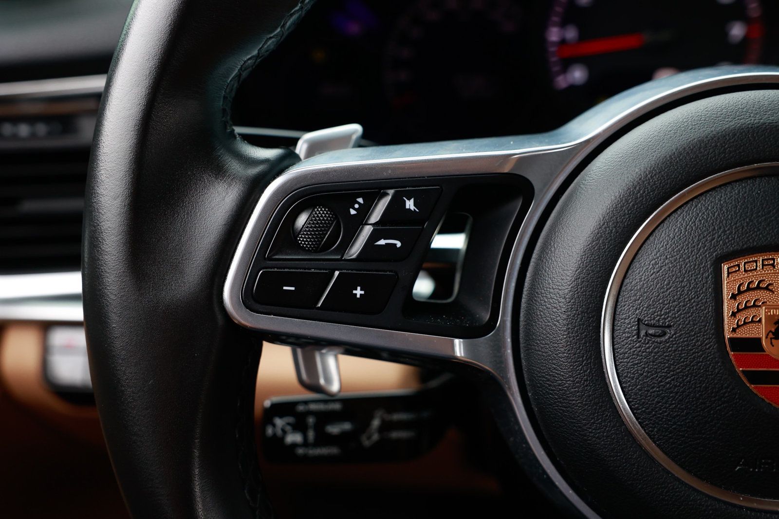 2018 Porsche Panamera Base 4 photo 26