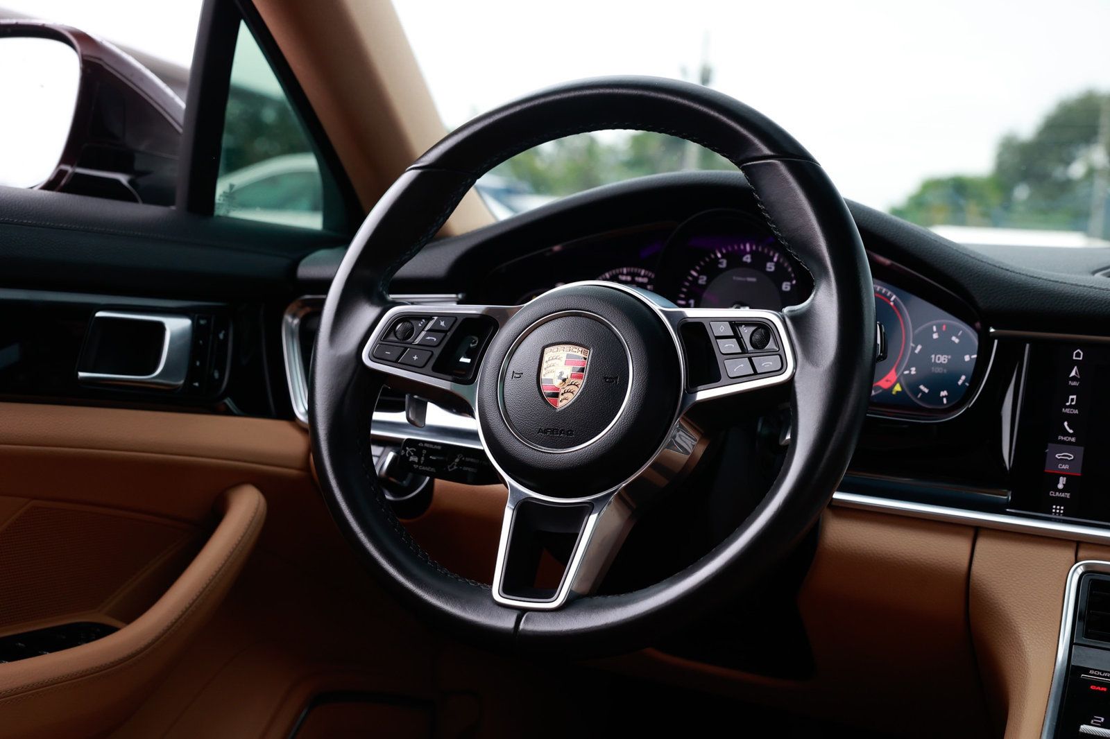 2018 Porsche Panamera Base 4 photo 28