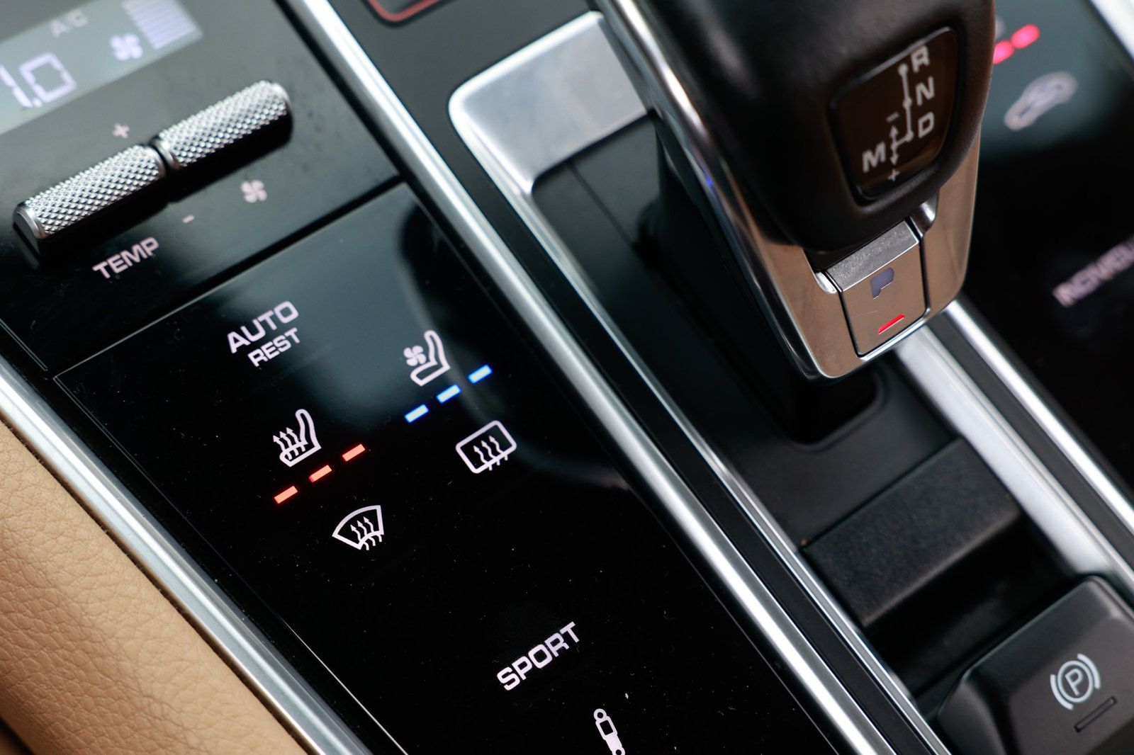 2018 Porsche Panamera Base 4 photo 38