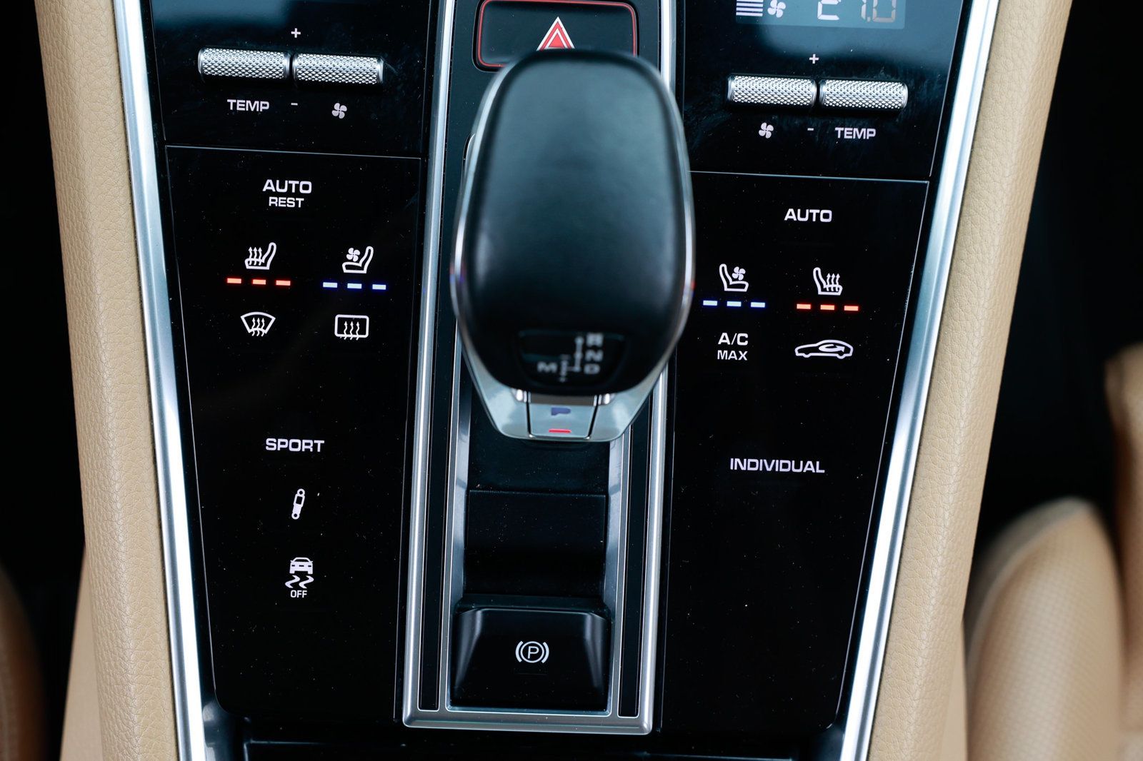 2018 Porsche Panamera Base 4 photo 39