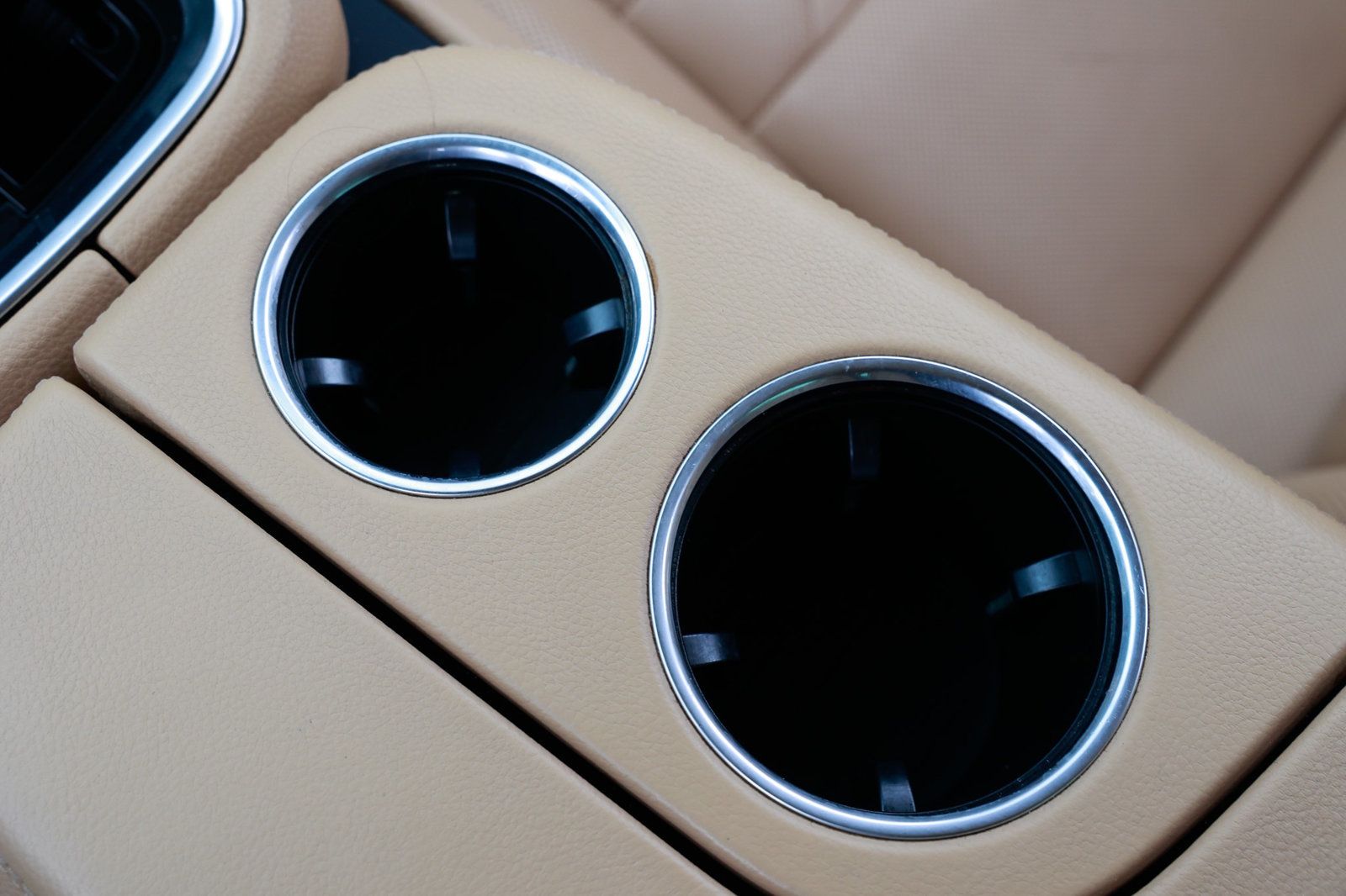 2018 Porsche Panamera Base 4 photo 41