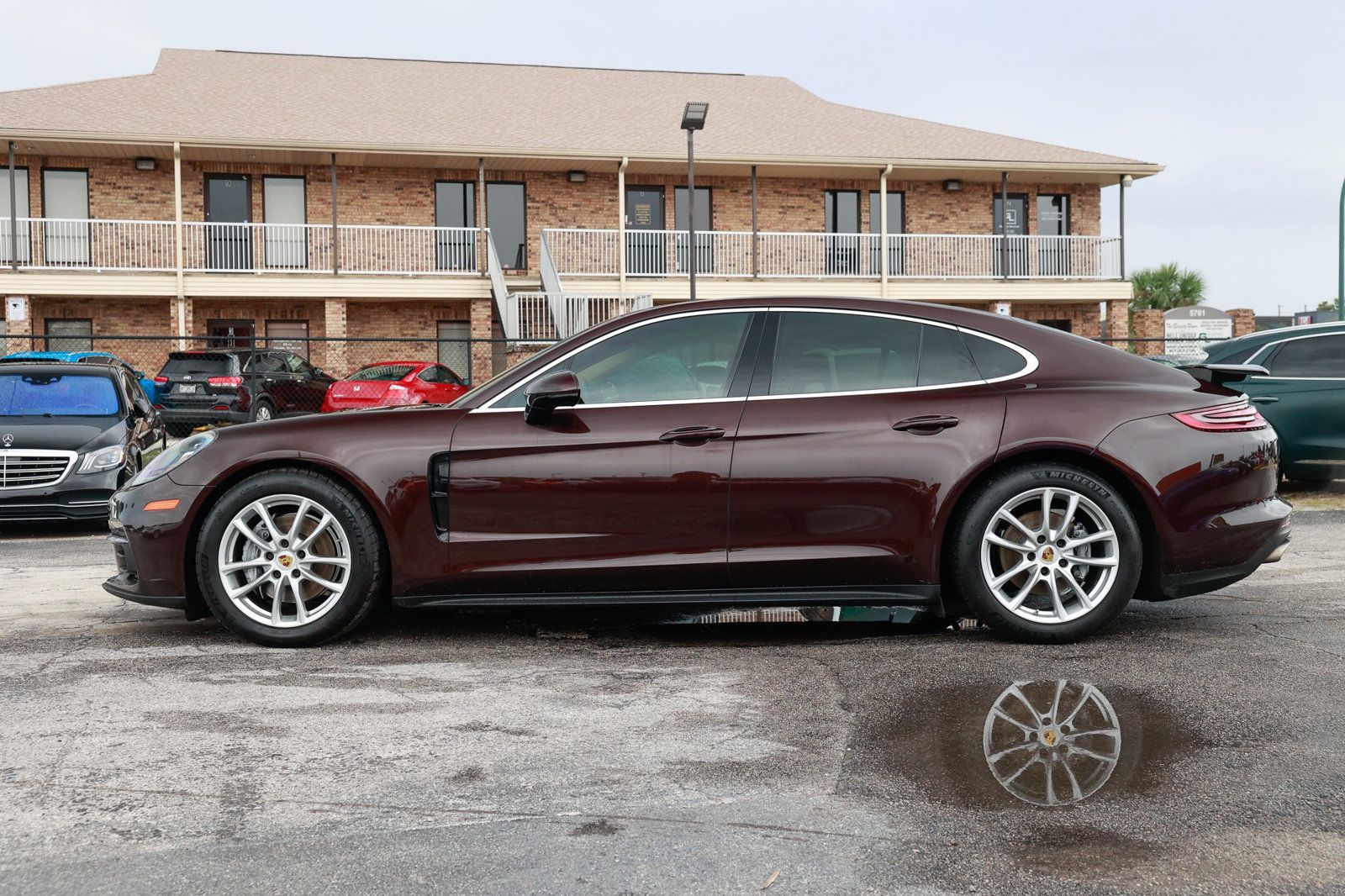 2018 Porsche Panamera Base 4 photo 5