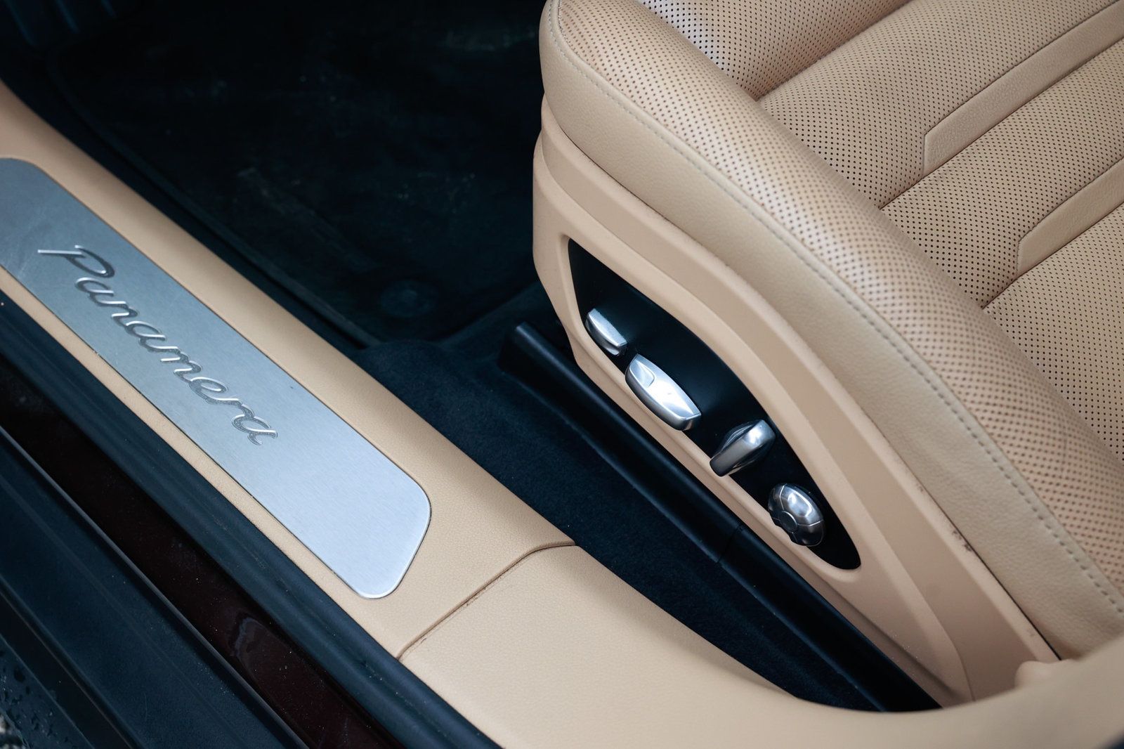 2018 Porsche Panamera Base 4 photo 49