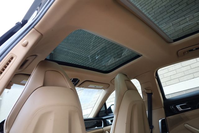 2018 Porsche Panamera 4 AWD - 23002197 - 17