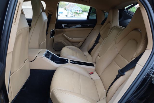 2018 Porsche Panamera 4 AWD - 23002197 - 18