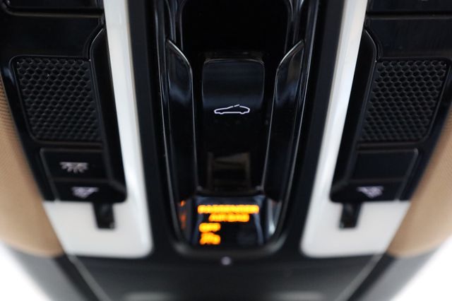 2018 Porsche Panamera 4 AWD - 23002197 - 37