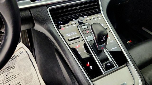 2018 Porsche Panamera 4 E-Hybrid w/ Premium Pkg Plus & 21'' Wheels - 23072600 - 16