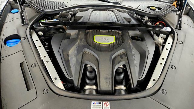 2018 Porsche Panamera 4 E-Hybrid w/ Premium Pkg Plus & 21'' Wheels - 23072600 - 26
