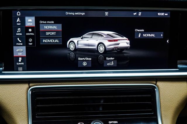 2018 Porsche Panamera Base - 23025428 - 24