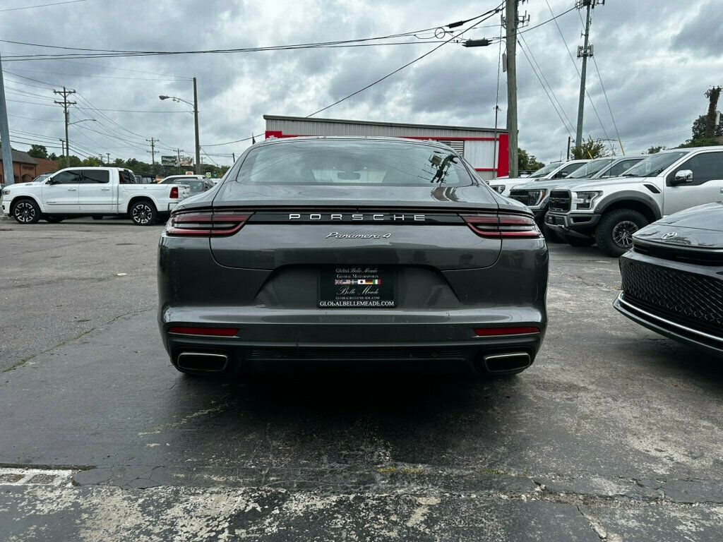 2018 Porsche Panamera Base 4 photo 4