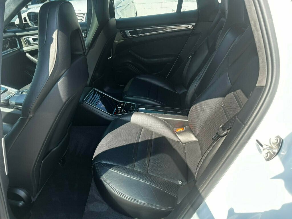 2018 Porsche Panamera Turbo photo 13