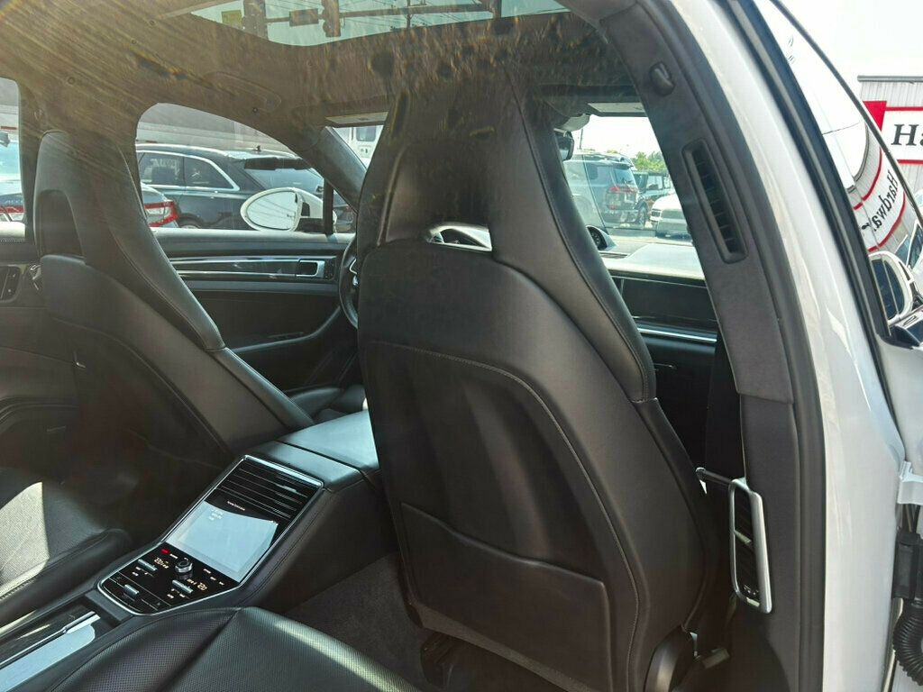 2018 Porsche Panamera Turbo photo 20