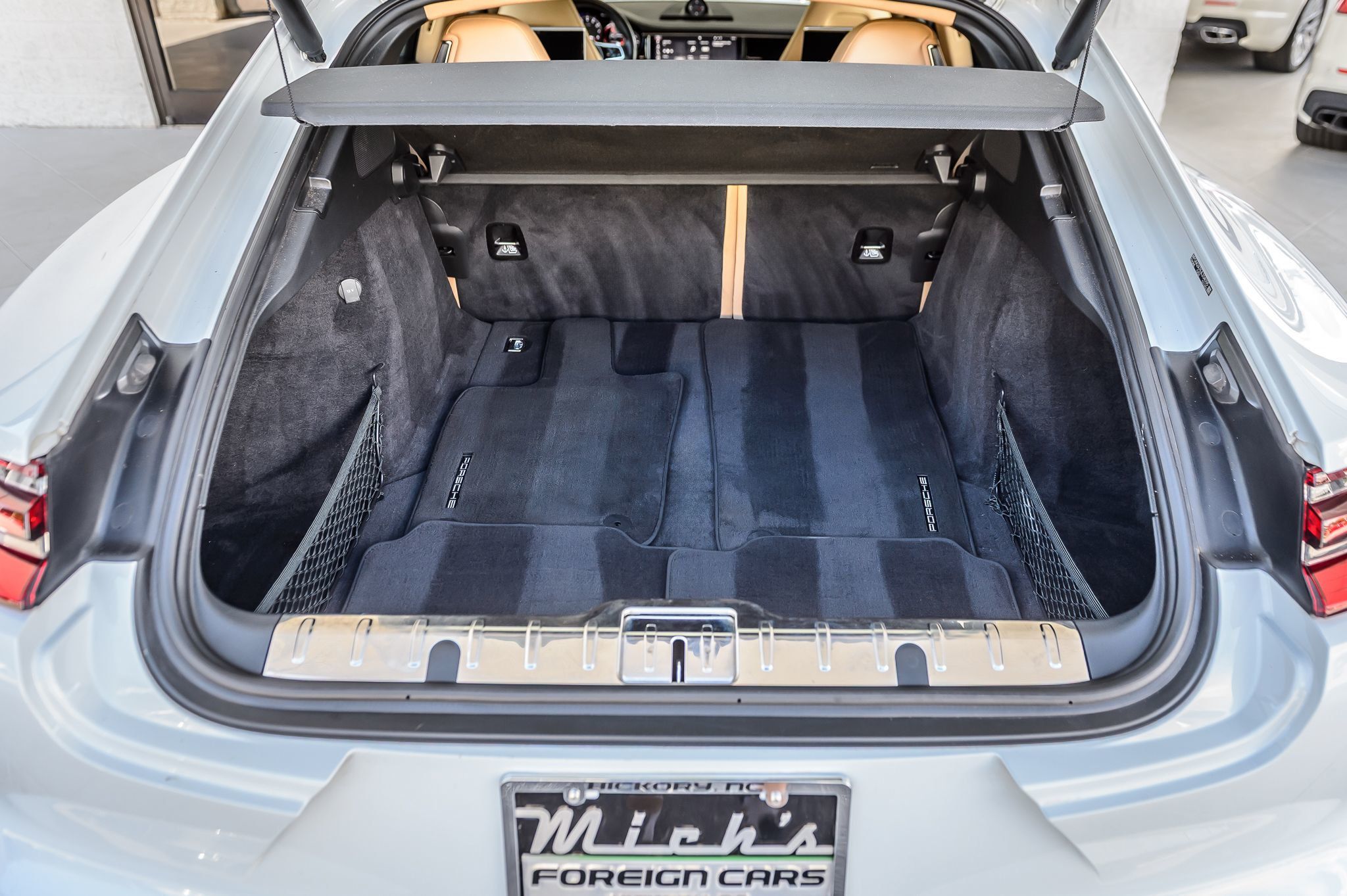 2018 Porsche Panamera Base 4 photo 11