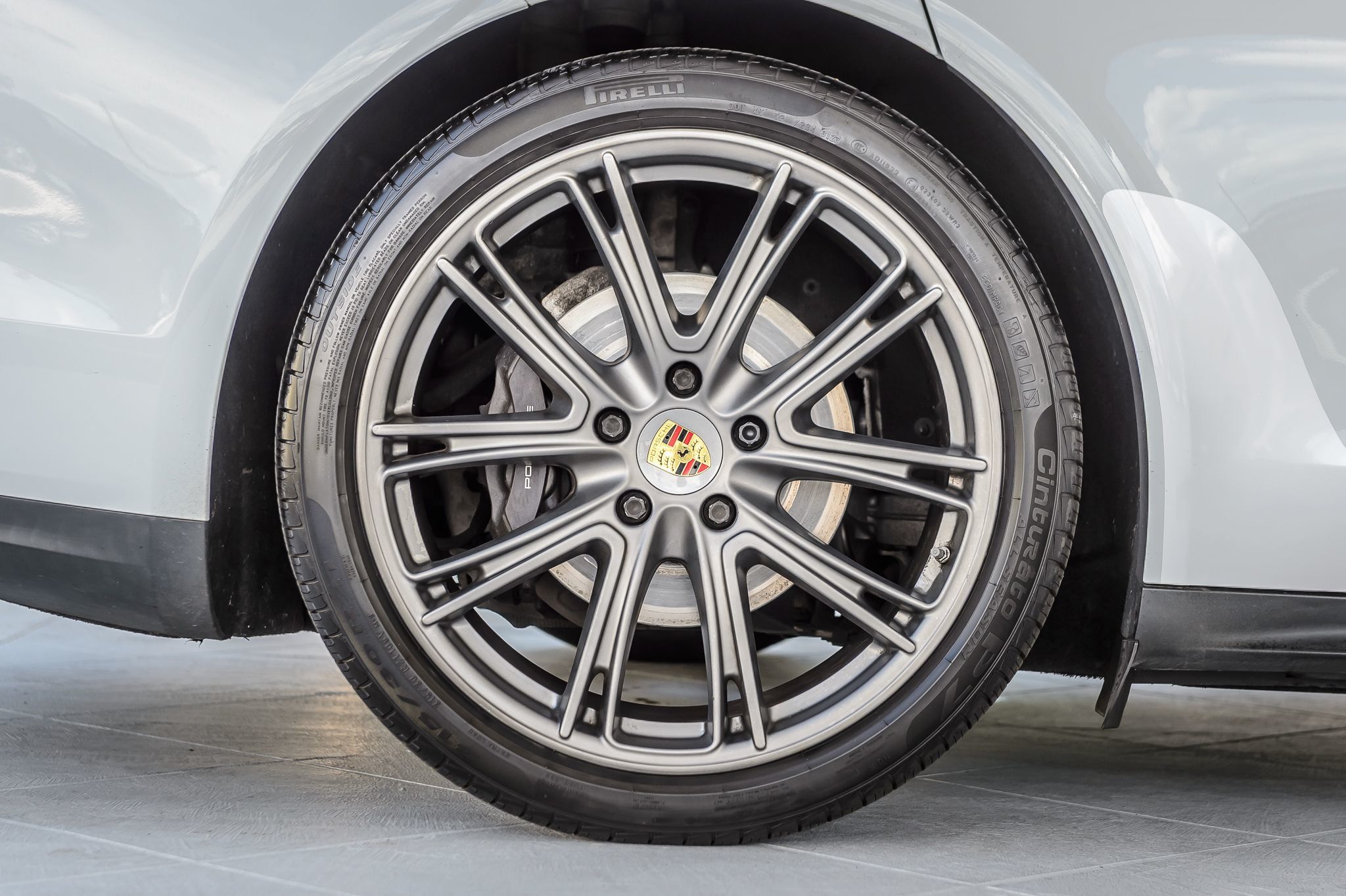 2018 Porsche Panamera Base 4 photo 14