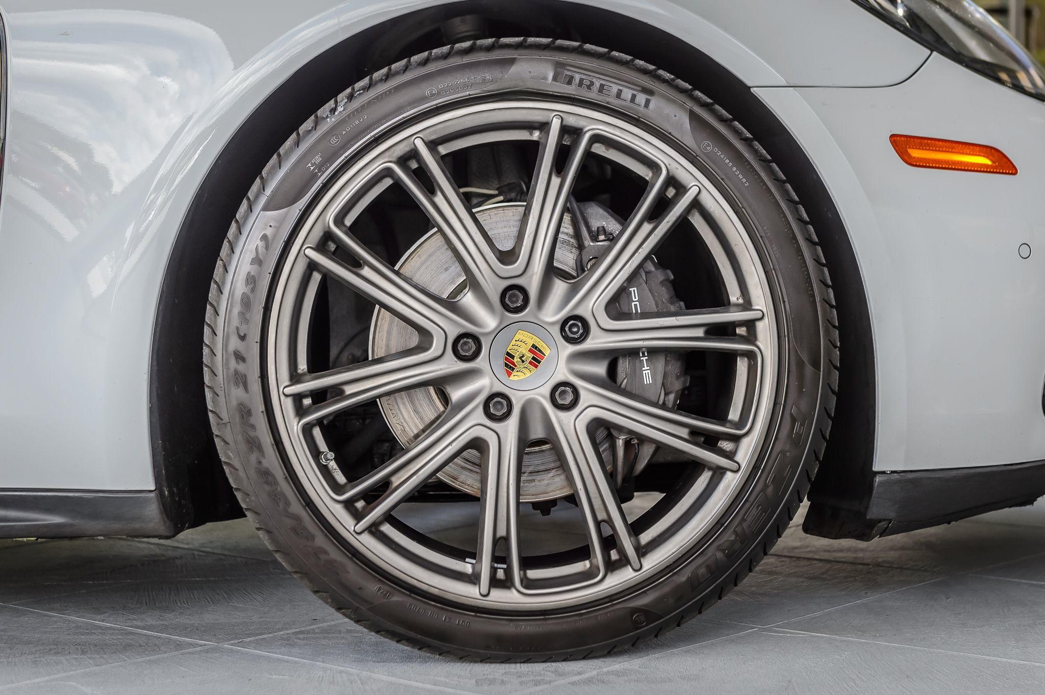2018 Porsche Panamera Base 4 photo 15