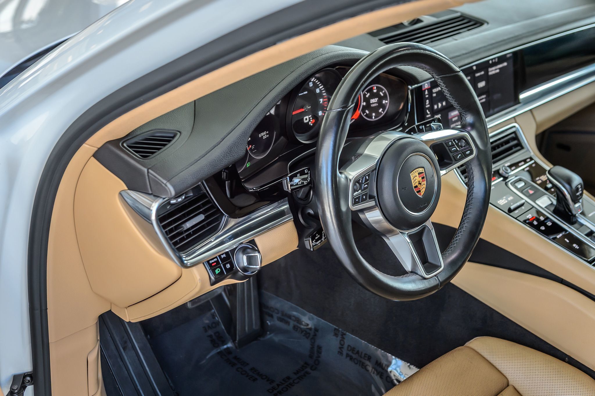 2018 Porsche Panamera Base 4 photo 25