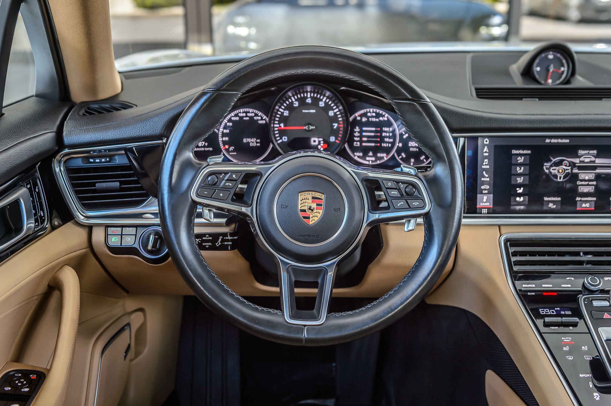 2018 Porsche Panamera Base 4 photo 27