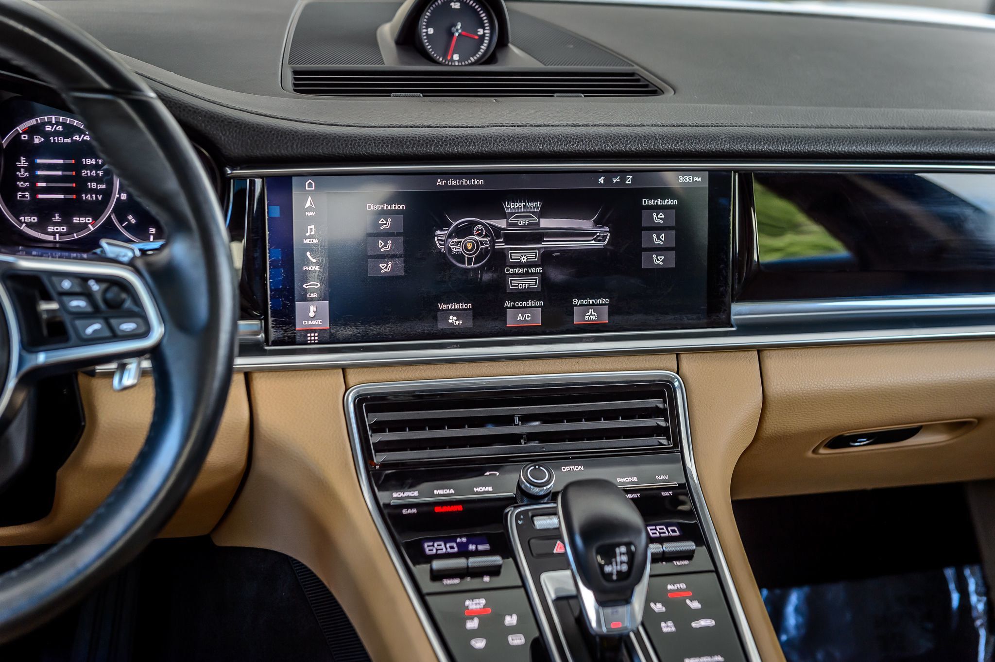 2018 Porsche Panamera Base 4 photo 30