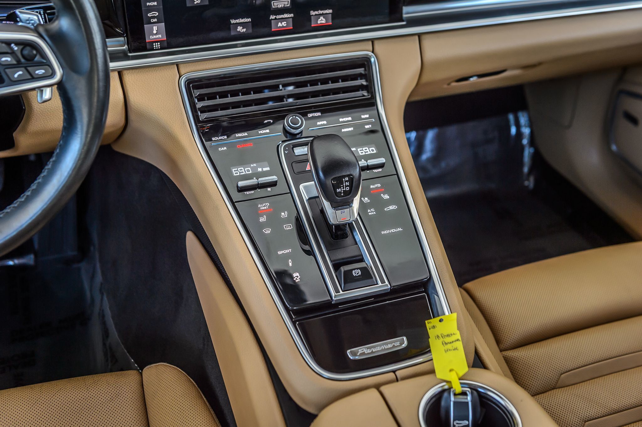 2018 Porsche Panamera Base 4 photo 31