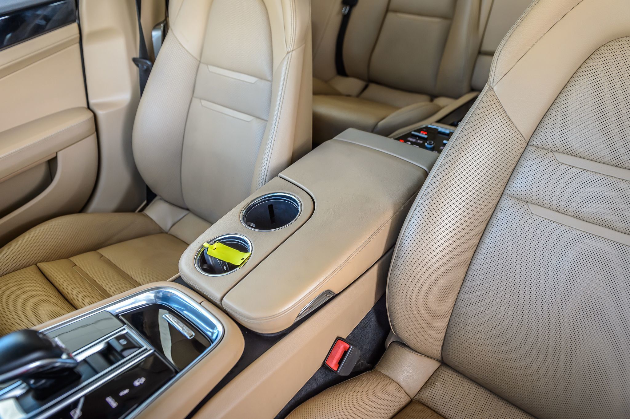 2018 Porsche Panamera Base 4 photo 32
