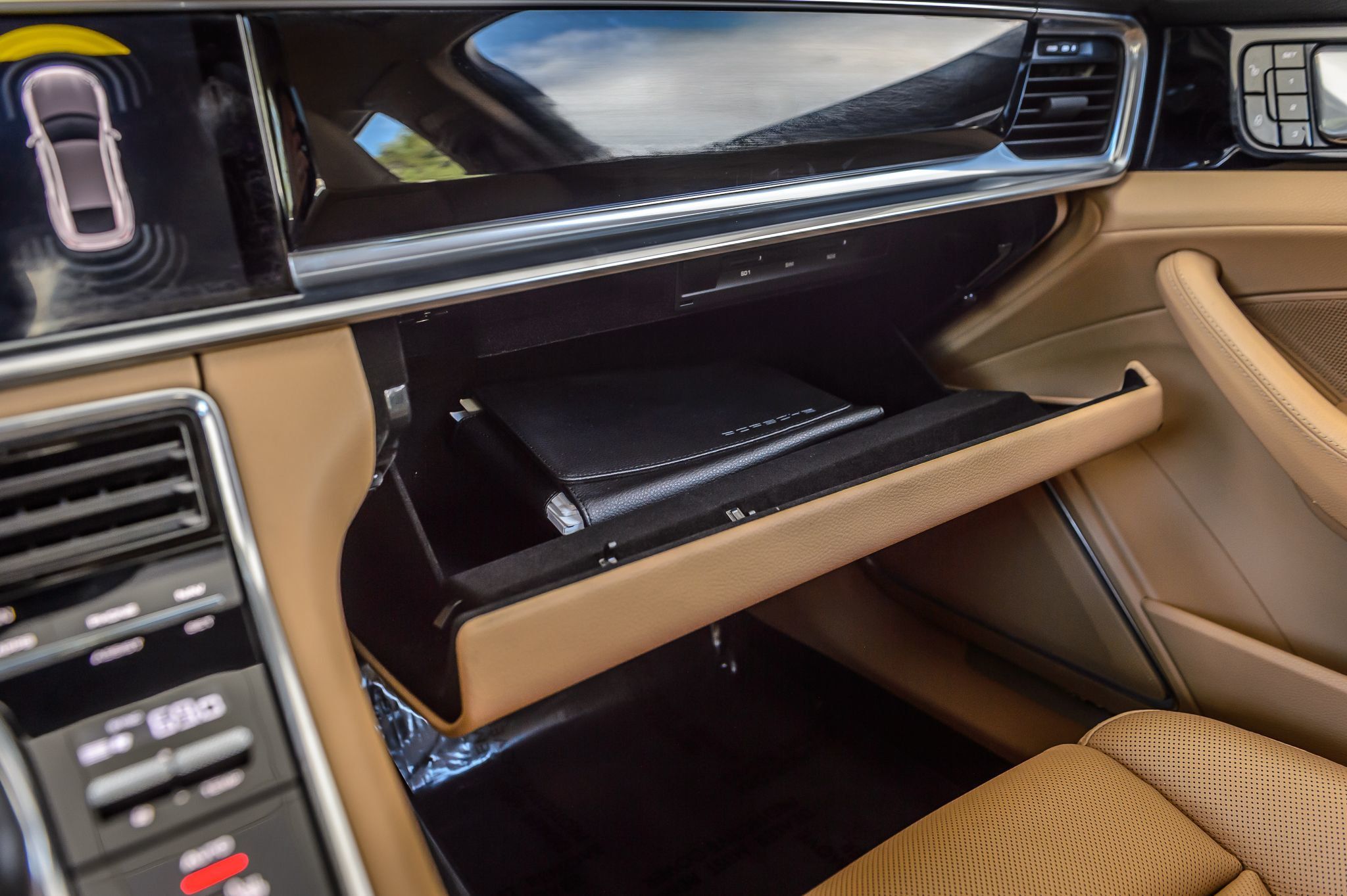 2018 Porsche Panamera Base 4 photo 34