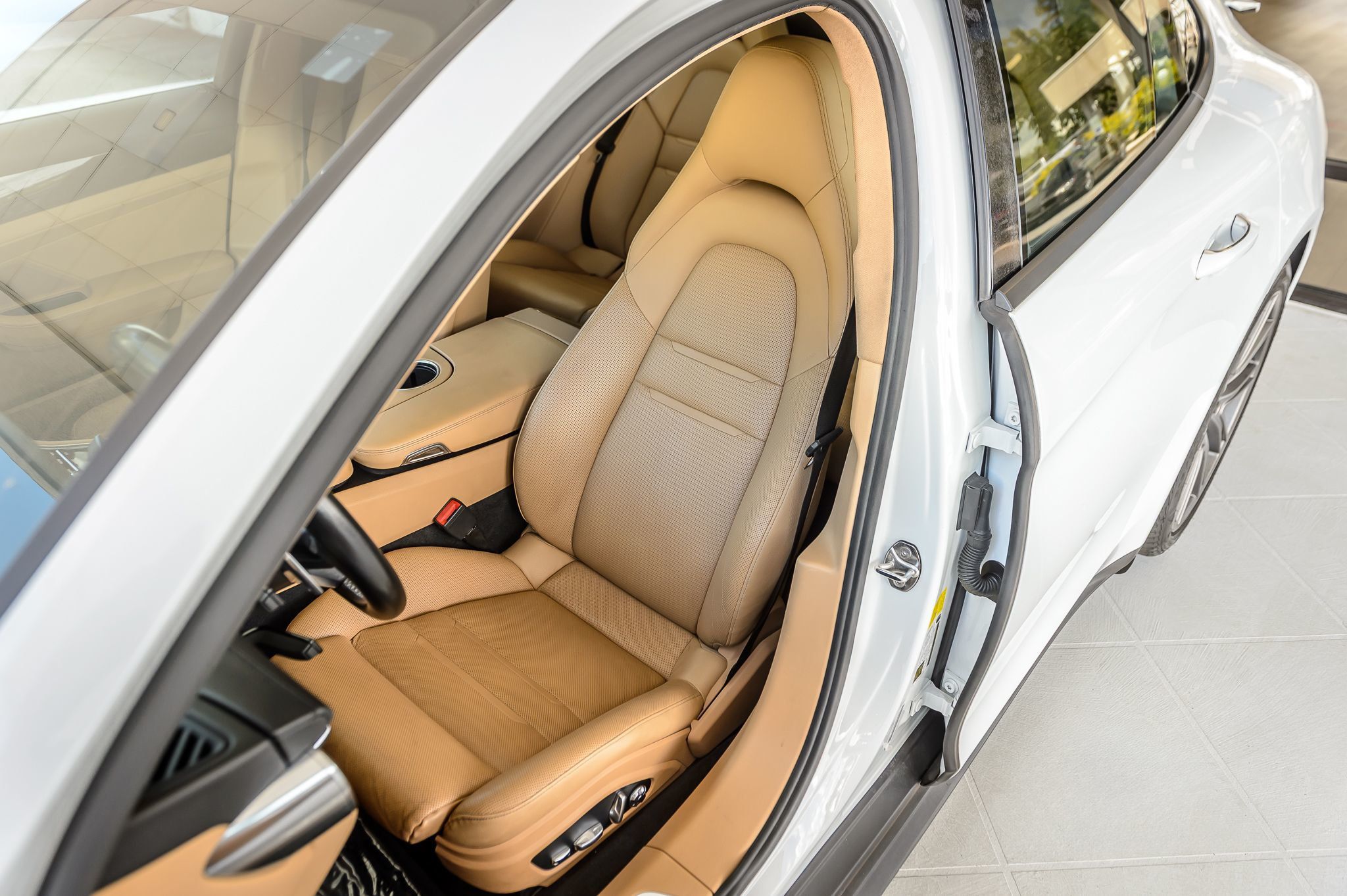 2018 Porsche Panamera Base 4 photo 37