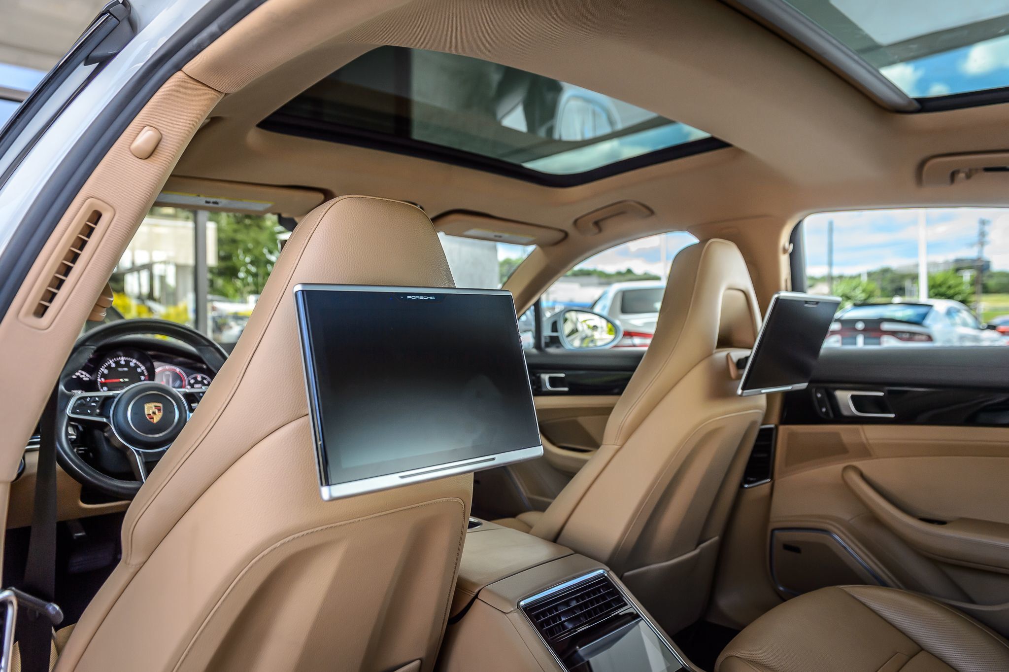 2018 Porsche Panamera Base 4 photo 40