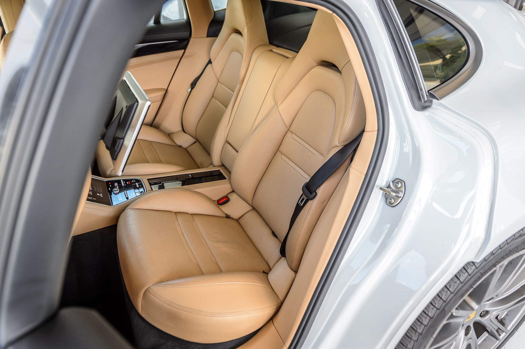 2018 Porsche Panamera Base 4 photo 41