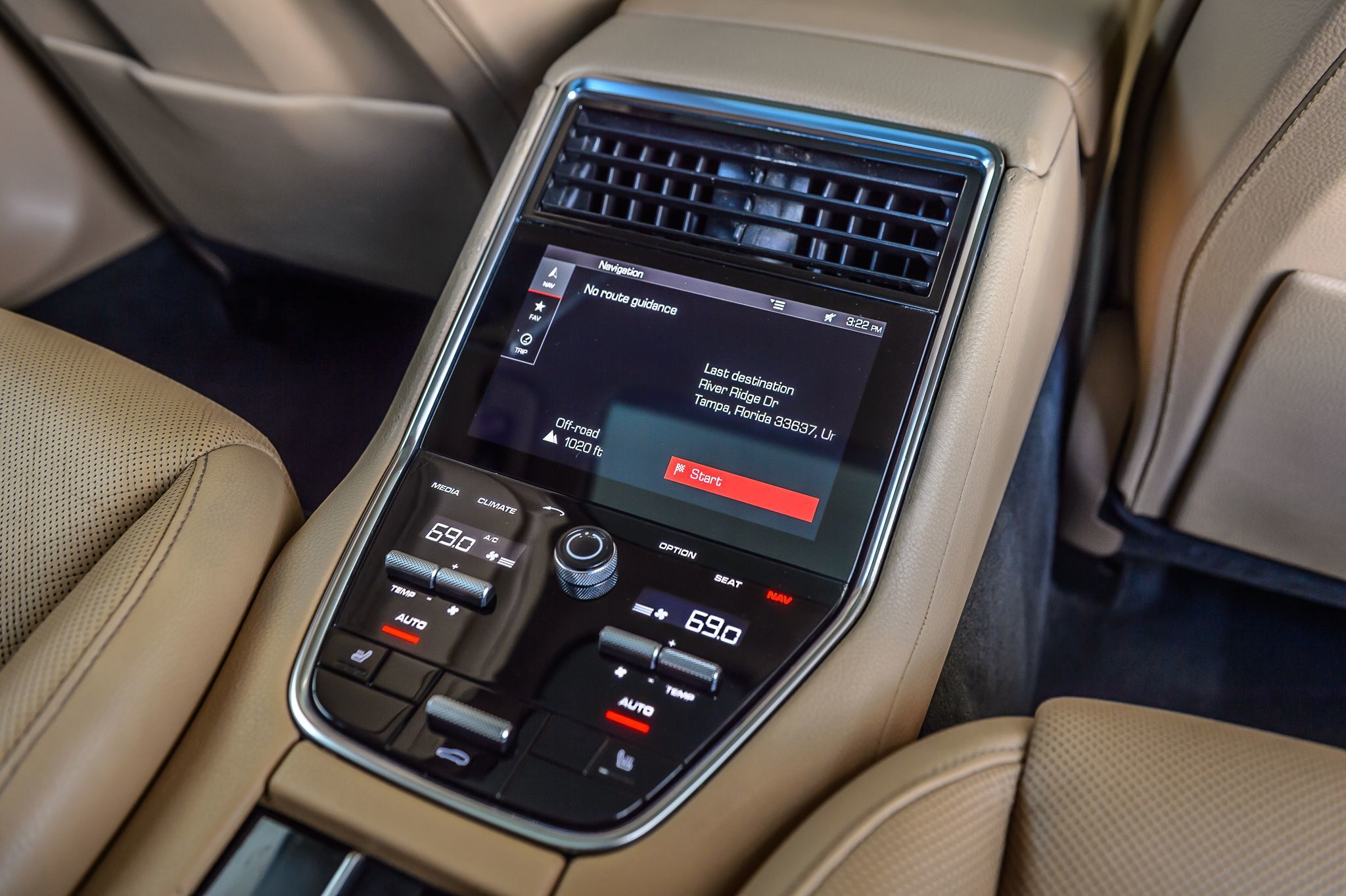 2018 Porsche Panamera Base 4 photo 43