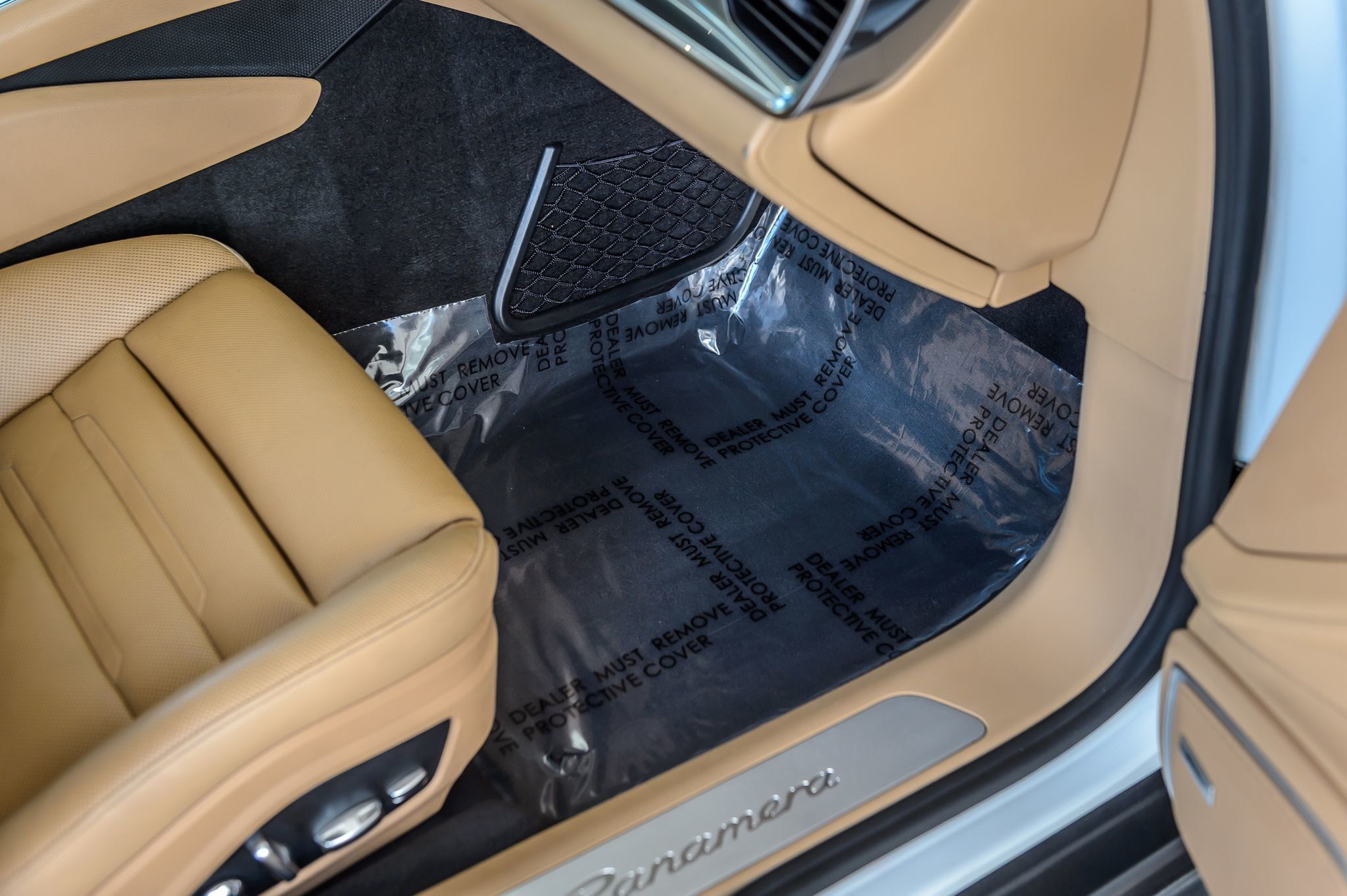 2018 Porsche Panamera Base 4 photo 46