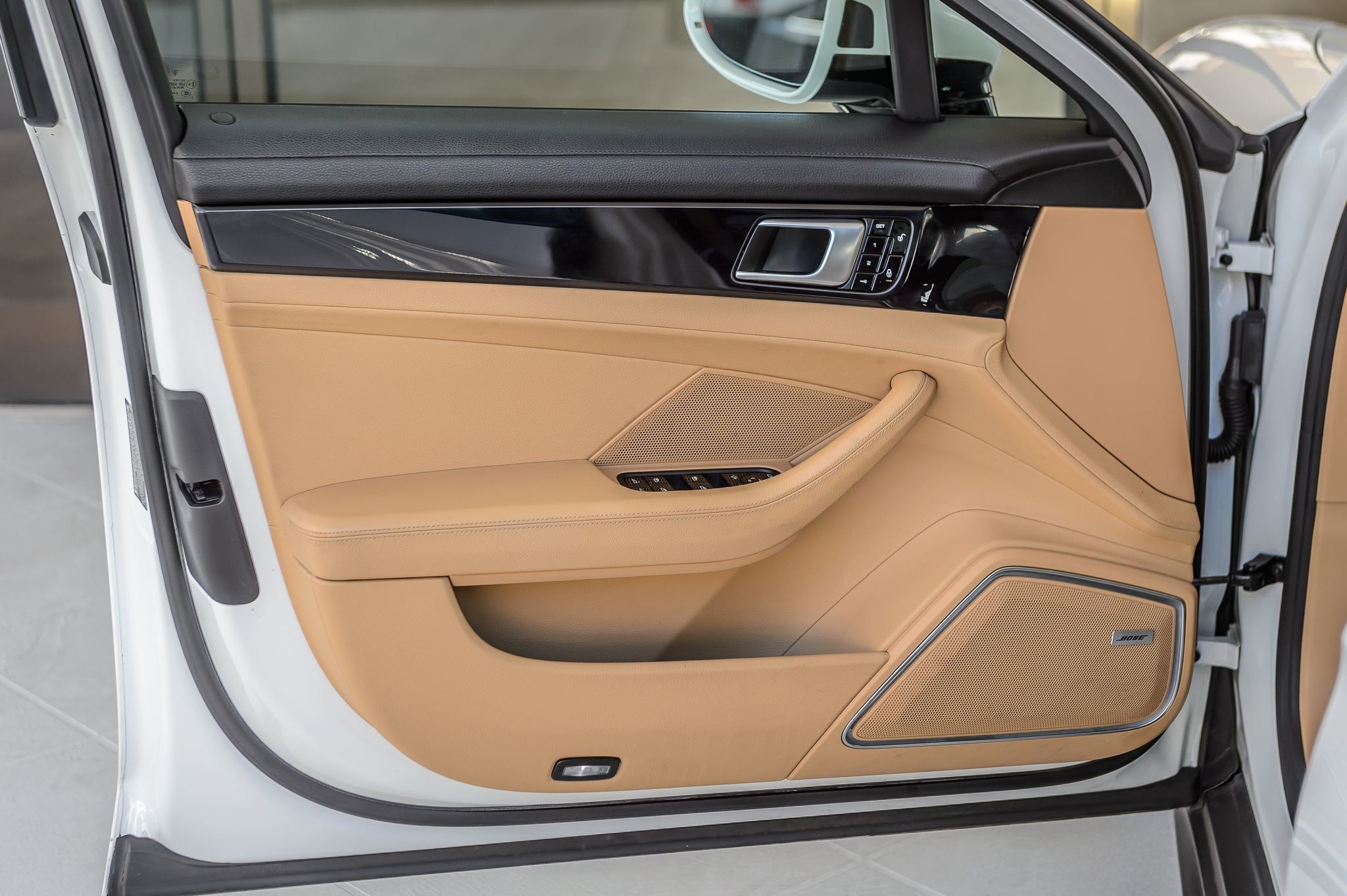 2018 Porsche Panamera Base 4 photo 47